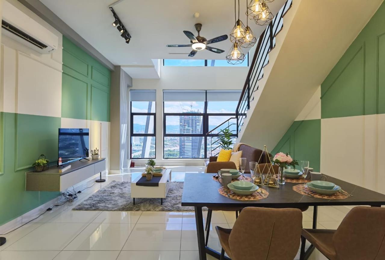 Arte Mont Kiara Aparthotel Kuala Lumpur Exterior foto A living room in a condominium